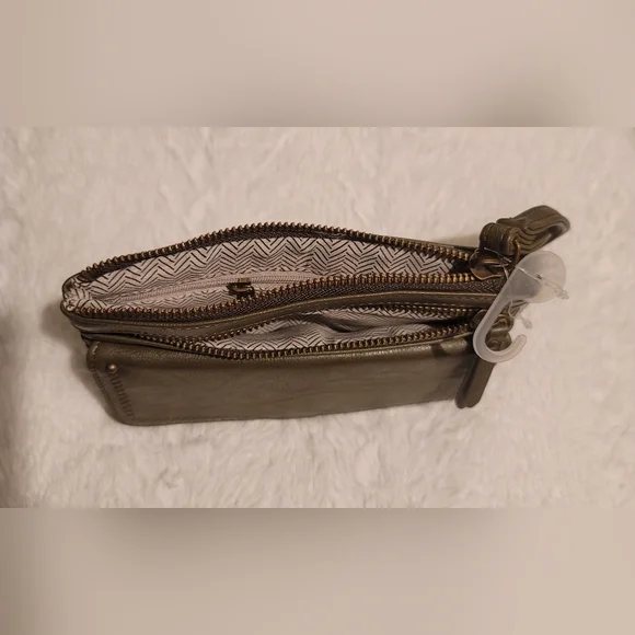 Maisie Faux Leather Flap Wristlet, Olive Green - Picture 4 of 5